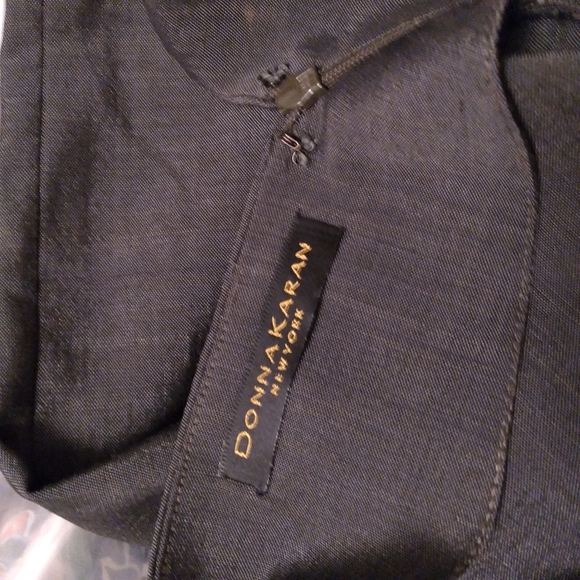 DONNA KARAN Tailored Gray Wool Blend Sheath Dress w/V-Neckline in Back, … - Picture 4 of 7
